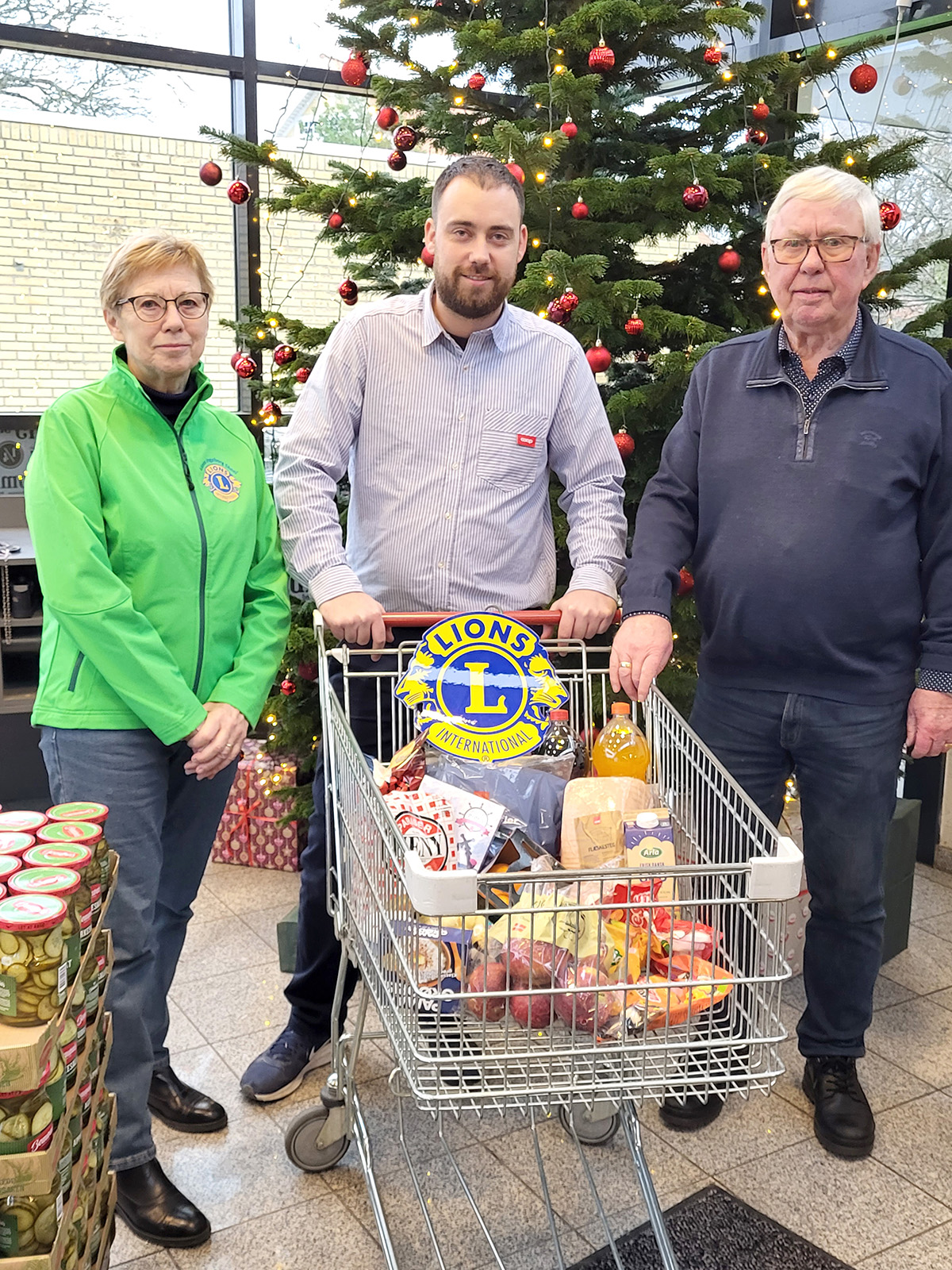 Uddeling af julepakker Uddeling af julepakker