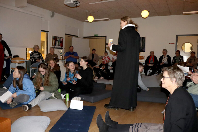 24 timers event med midnatsgudstjeneste i Hjallerup Idrætscenter