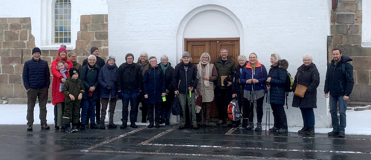 Otte kilometer nytårsvandring i snelandskab Otte kilometer nytårsvandring i snelandskab