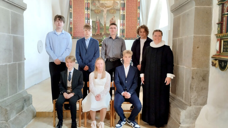 Konfirmanderne i Hellevad Kirke