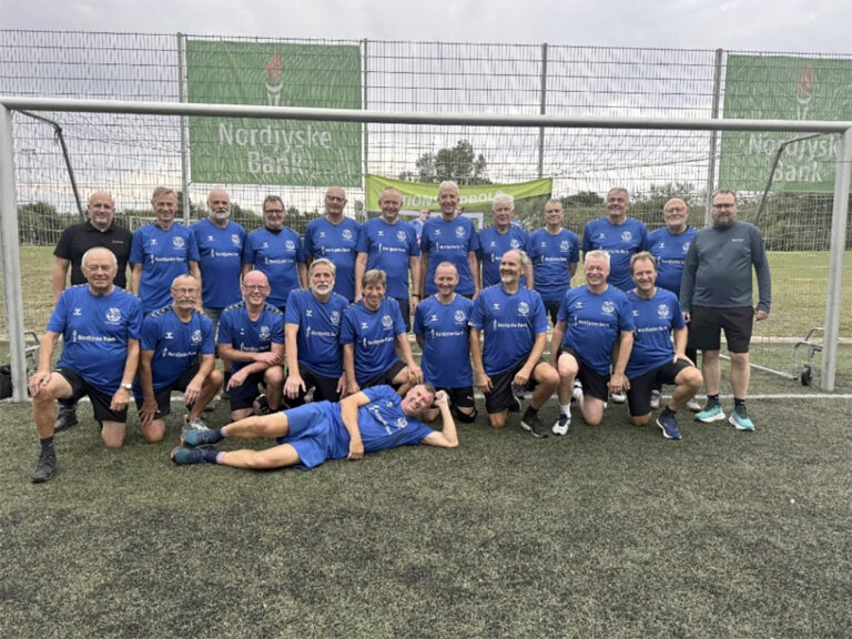 Nye trøjer til Fodbold Fitness i Hjallerup