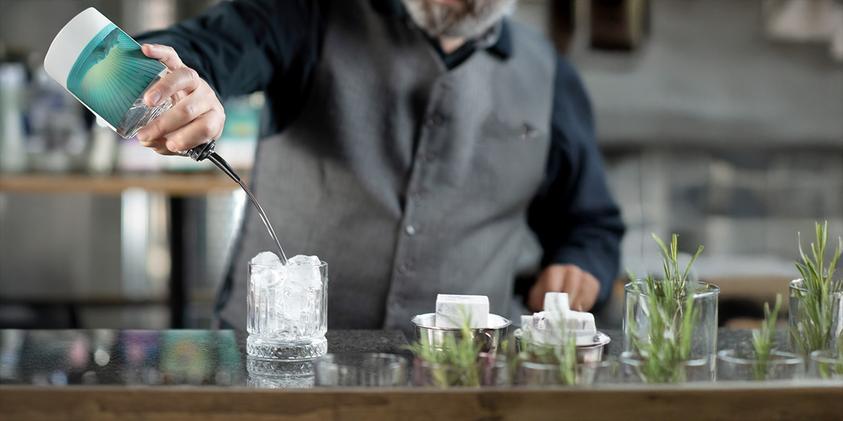 Gin i glasset og god stemning på Hallund Kro Gin i glasset og god stemning på Hallund Kro
