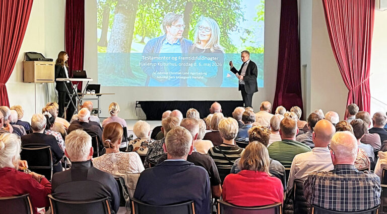 Fuldt hus til arrangement om testamente, fremtidsfuldmagt og investering i Hjallerup Kulturhus