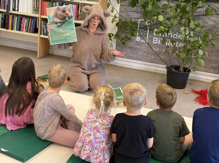 Brønderslev Bibliotek og Ramasjang redder: Hasselmusen