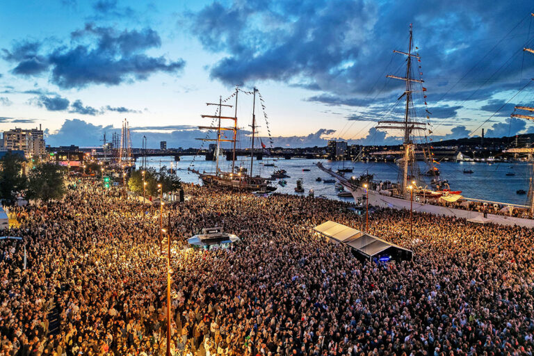 Fantastisk folkefest i Aalborg trak fulde huse