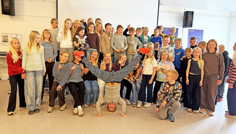 Skoleelever mødte Stine Rex og Johnni Olsen