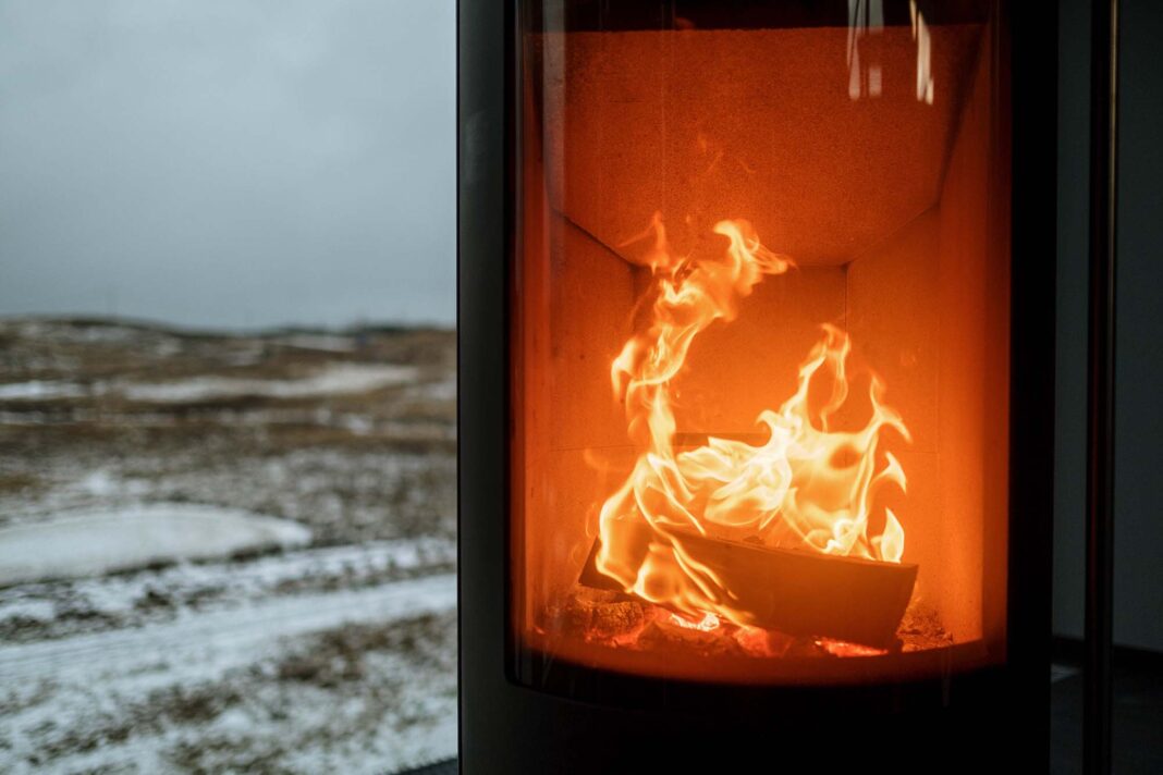 Varme samlingspunkter og funktionel boligopvarmning i de nordjyske hjem Varme samlingspunkter og funktionel boligopvarmning i de nordjyske hjem